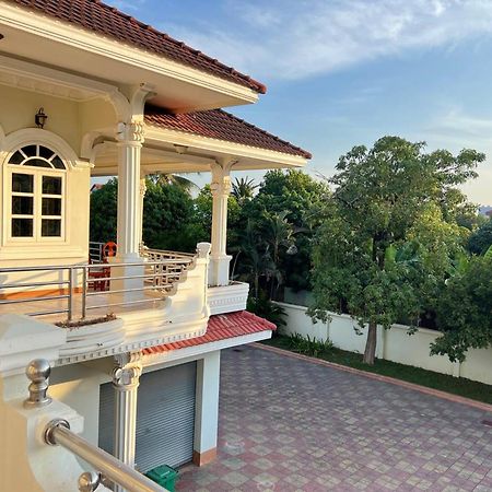 באטאמבנג Lotus Blanc Homestay Villa מראה חיצוני תמונה